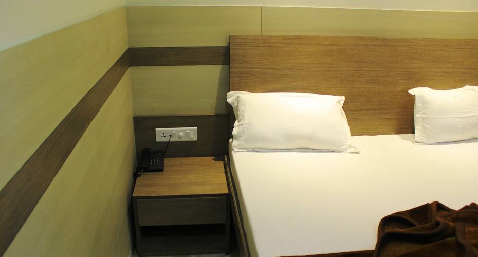 Neelkhant Hotel, Ludhiana 5